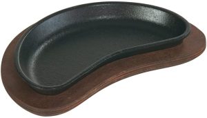 Plancha para servir de hierro teflonado en forma de media luna 9"x4.5"