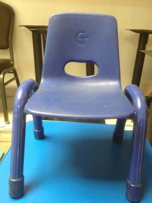 Silla para niño 0.30x0.38x0.50 mt varios colores